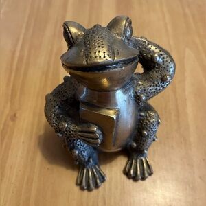 Cast/Brass Librarian Toad